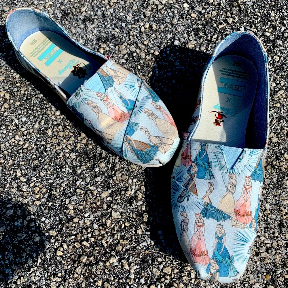 Toms